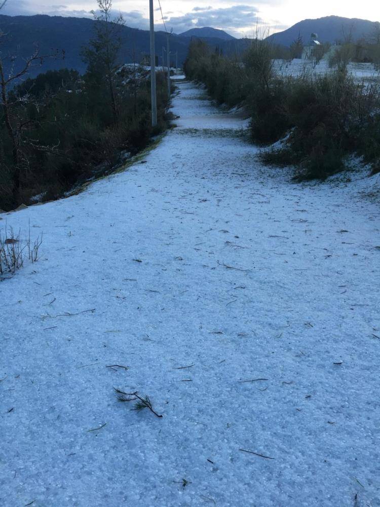 Konya yolundaki çiftçileri don ve selden sonra dolu vurdu 8